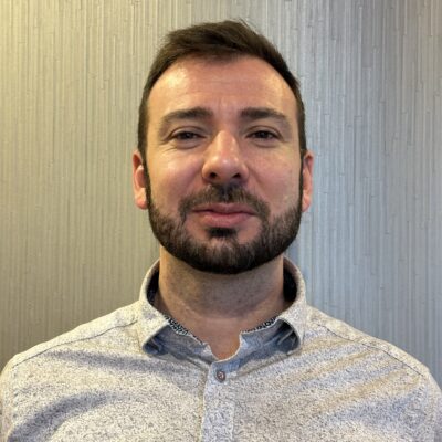 Milos Randelovic - Controller